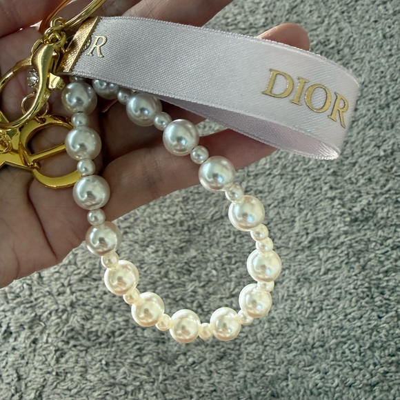 Dior Key Chain - Picture 3 of 6